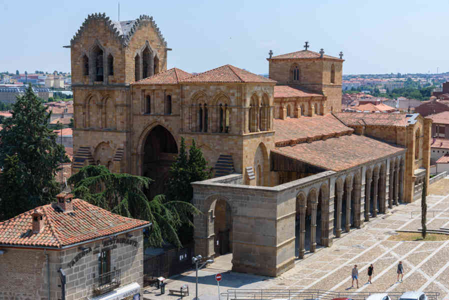 Ávila 041 - basílica de San Vicente.jpg